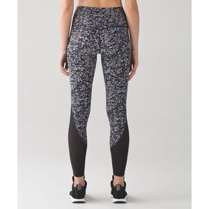 Lululemon Deep Breath Tight Iced Wave White Black